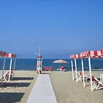 Il Pino - Charming With Pool Massarosa
